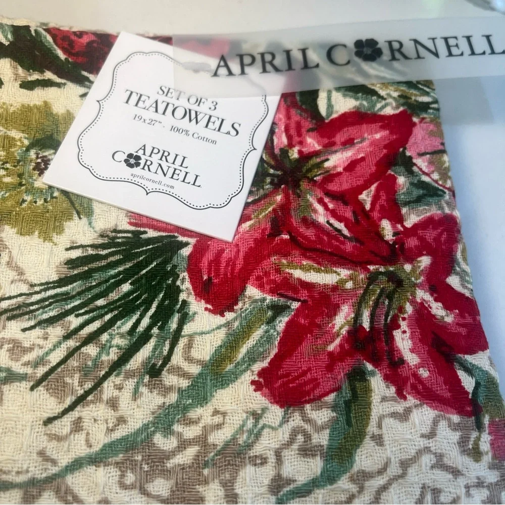 April Cornell Merry Antique Tea Towels Red Green Floral Set/3 Tea Cotton NWT